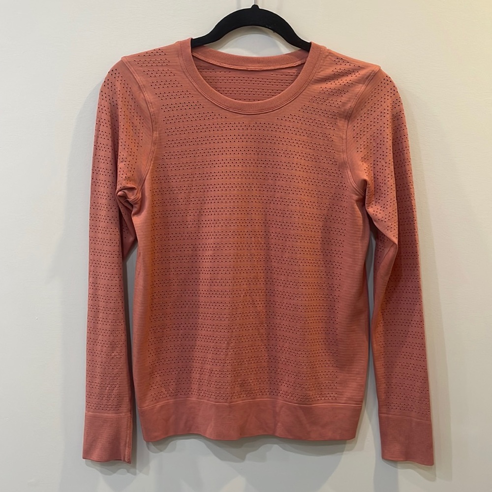 EUC lululemon l/s shirt